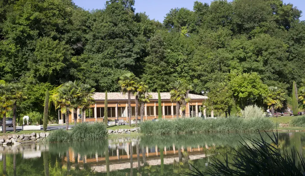 Jonzac-parc-Chaine-Thermale-du-Soleil.webp